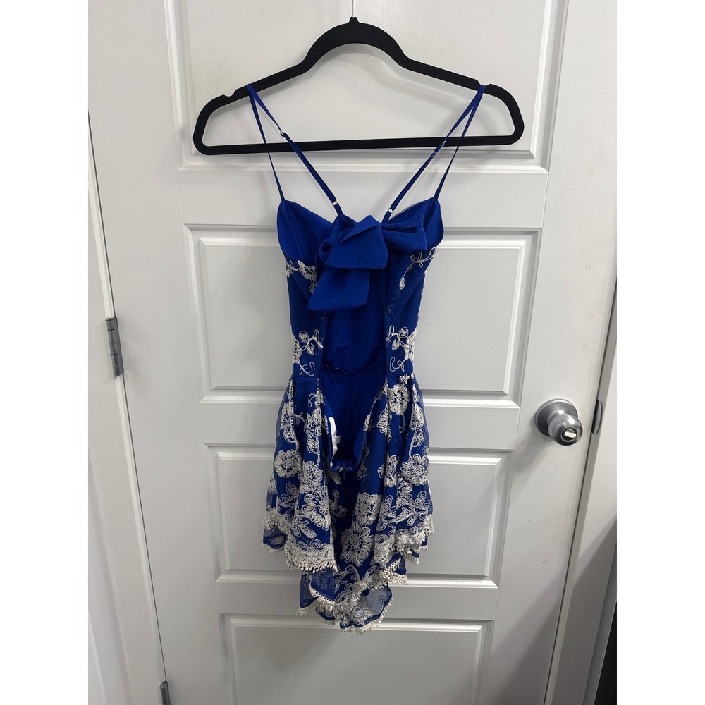 Lovers + Friends Royal Blue Floral Embroidered Romper Bow Back Small - Picture 2 of 3